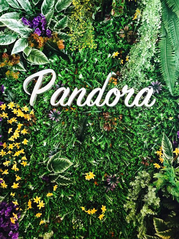 Pandora After 80S Hostel Hong Kong Bagian luar foto